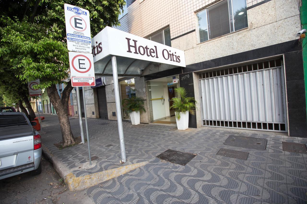 奥缇斯酒店 瓦拉达里斯州长市 外观 照片